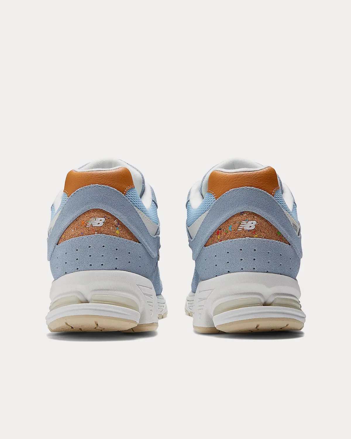 2002r Dusk Blue / Angora a/ Sea Salt Low Top Sneakers