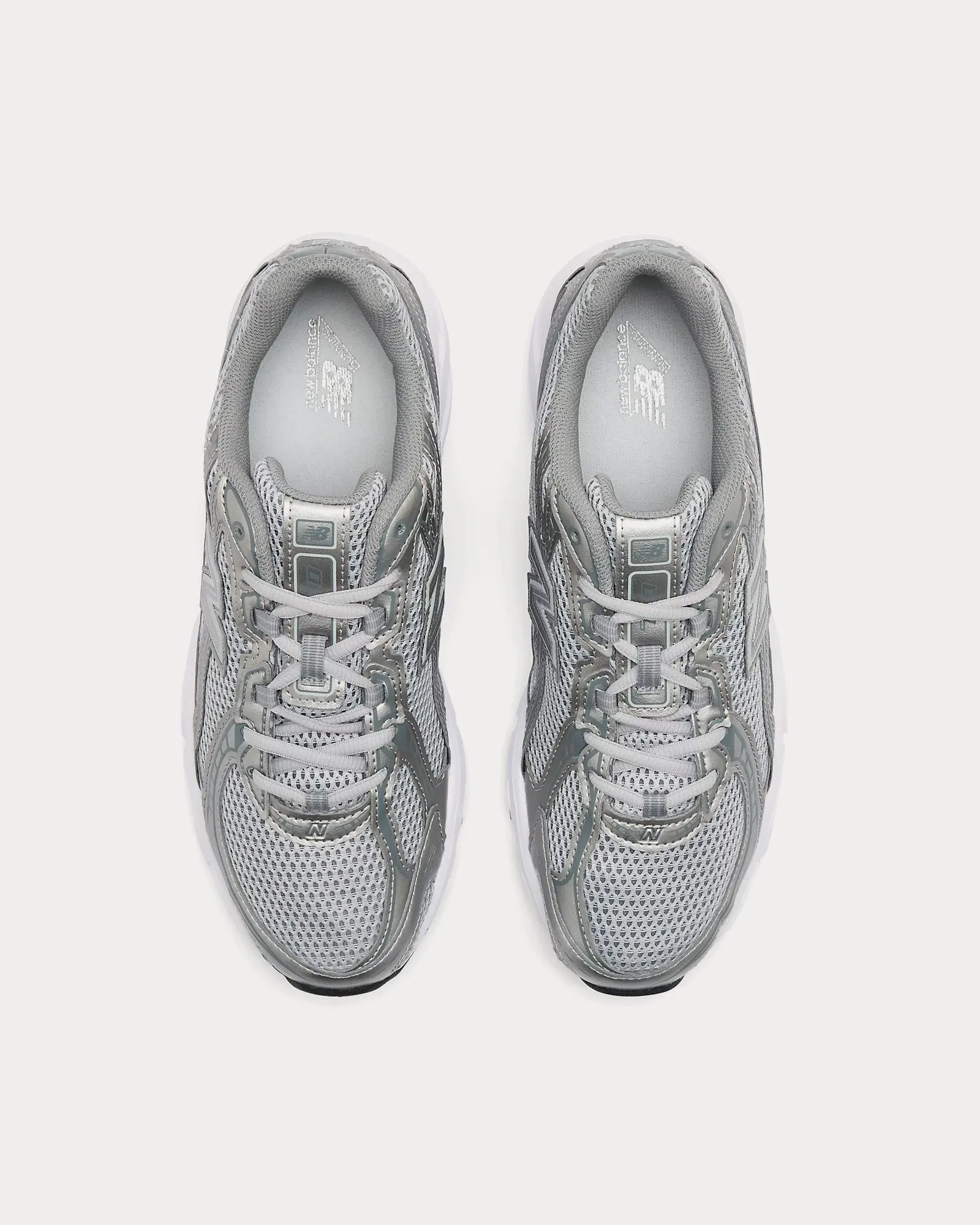 740 Castlerock / Slate Gray / Silver Metallic Low Top Sneakers