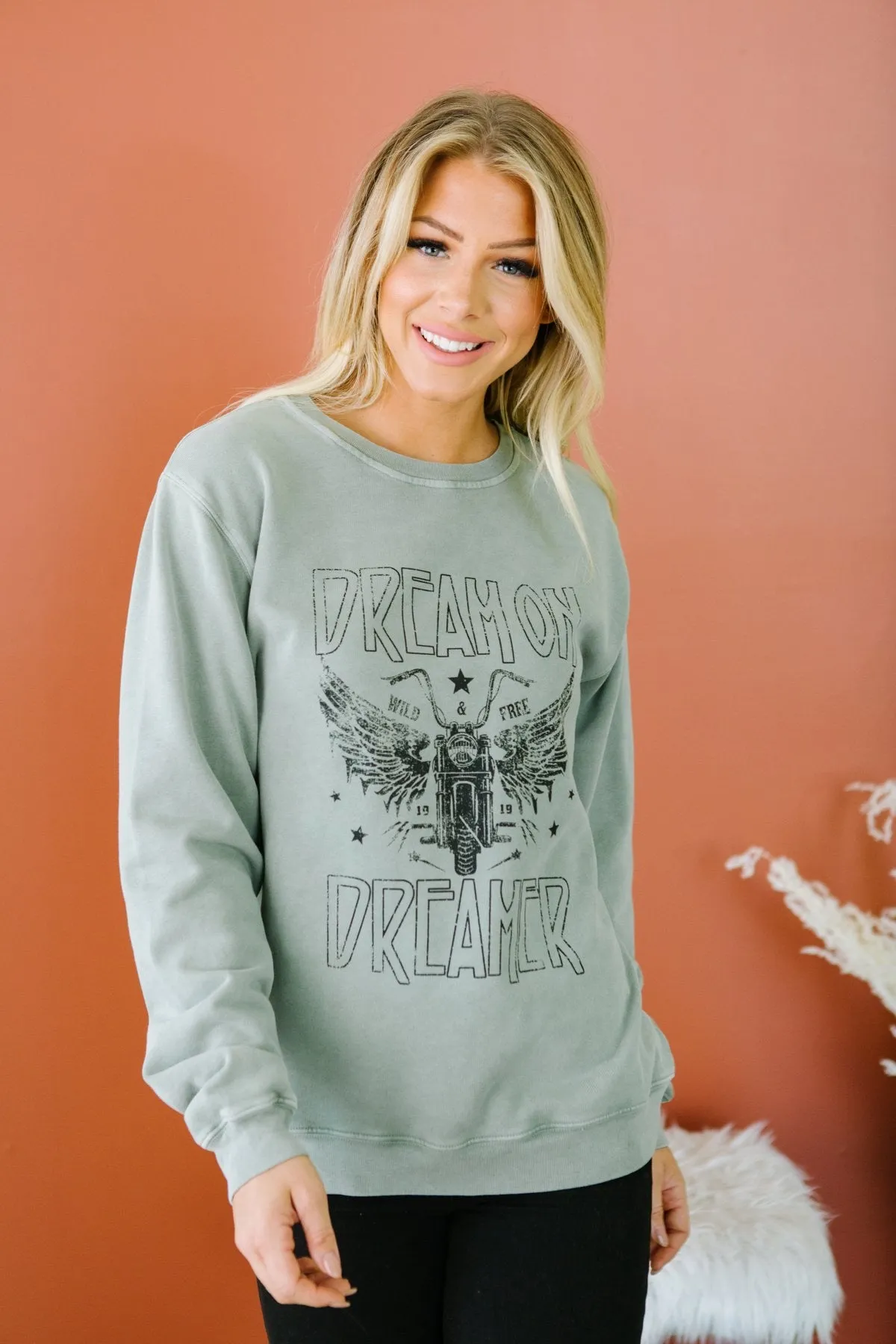 Dream On Graphic Pullover