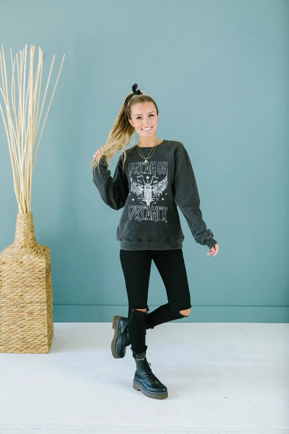 Dream On Graphic Pullover