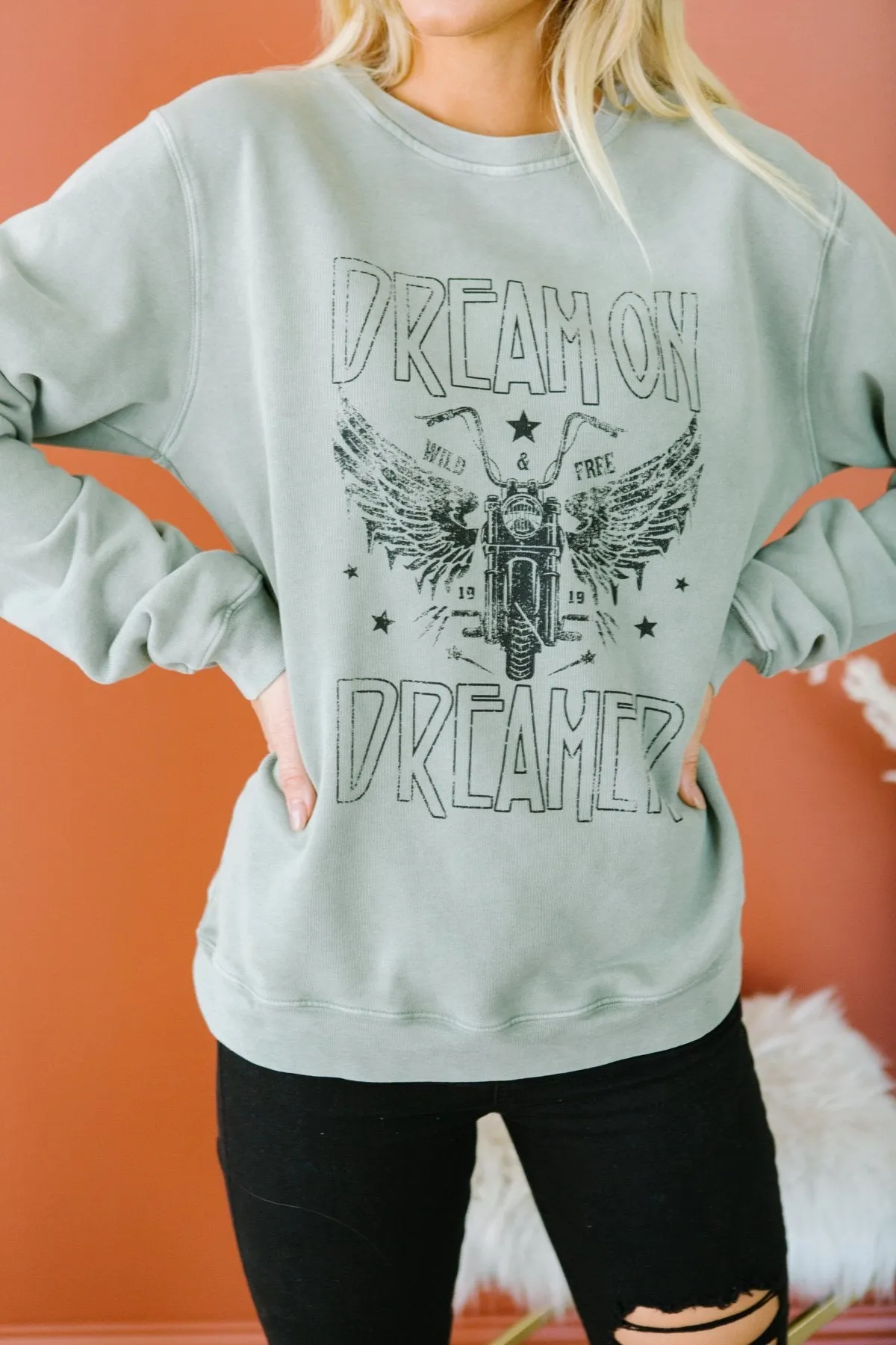 Dream On Graphic Pullover