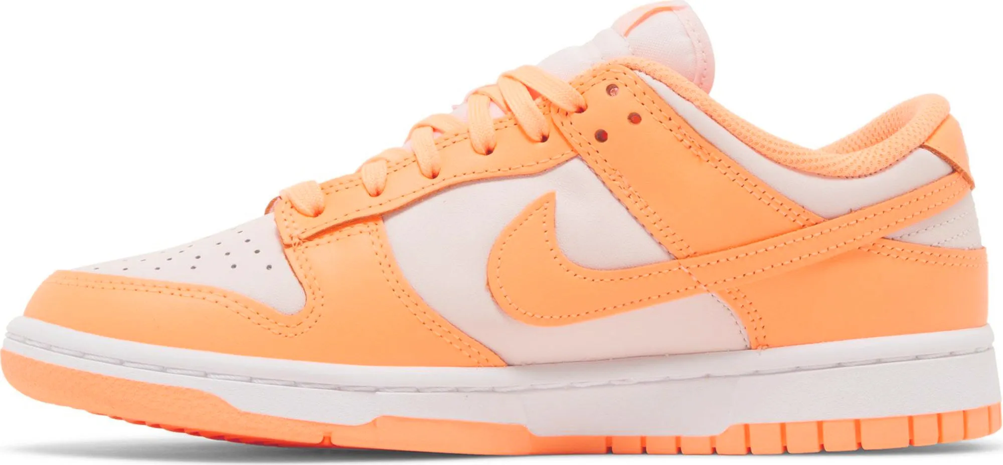 Dunk Low 'Peach Cream' (W)