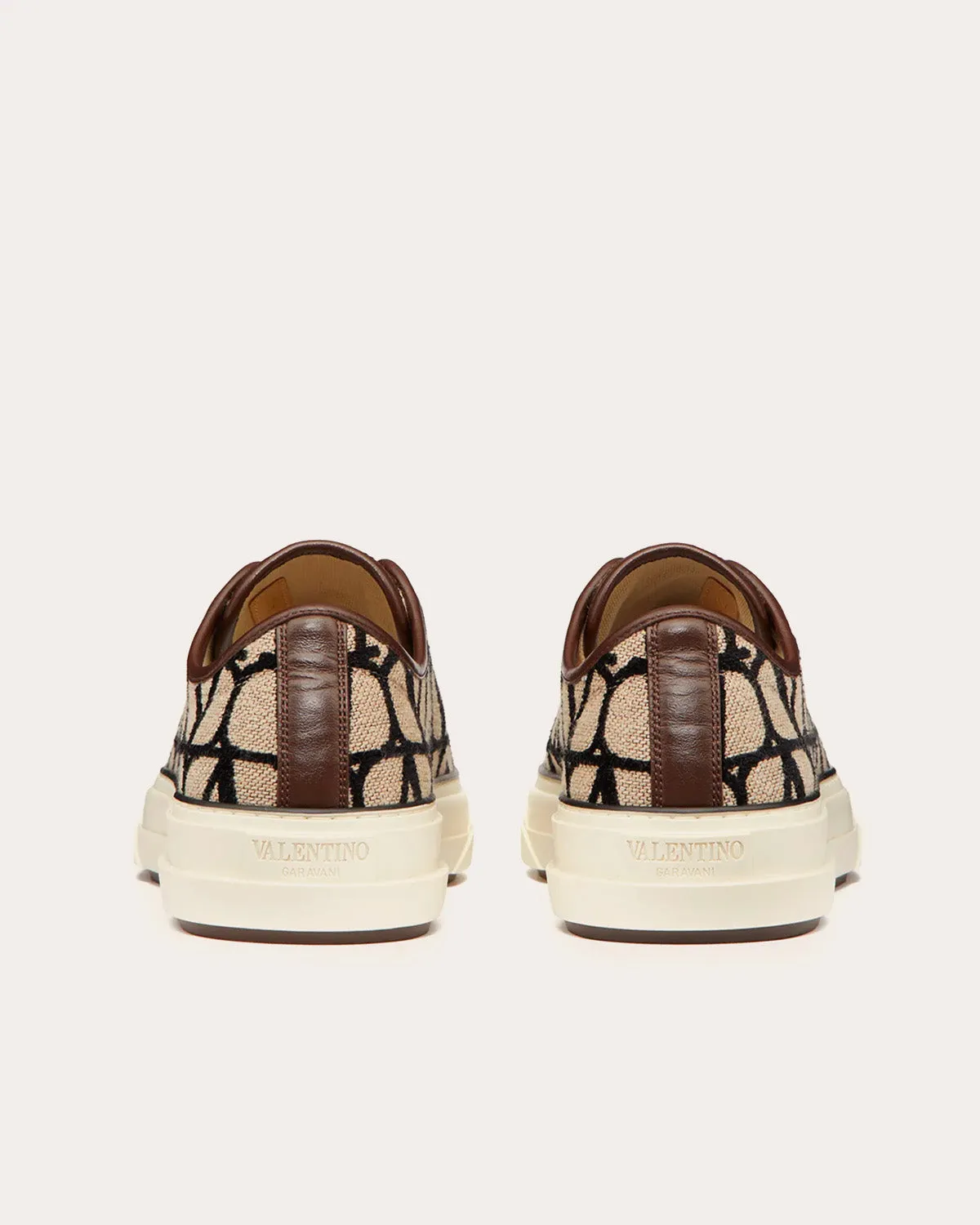 Toile Iconographe Totaloop Beige / Black Low Top Sneakers
